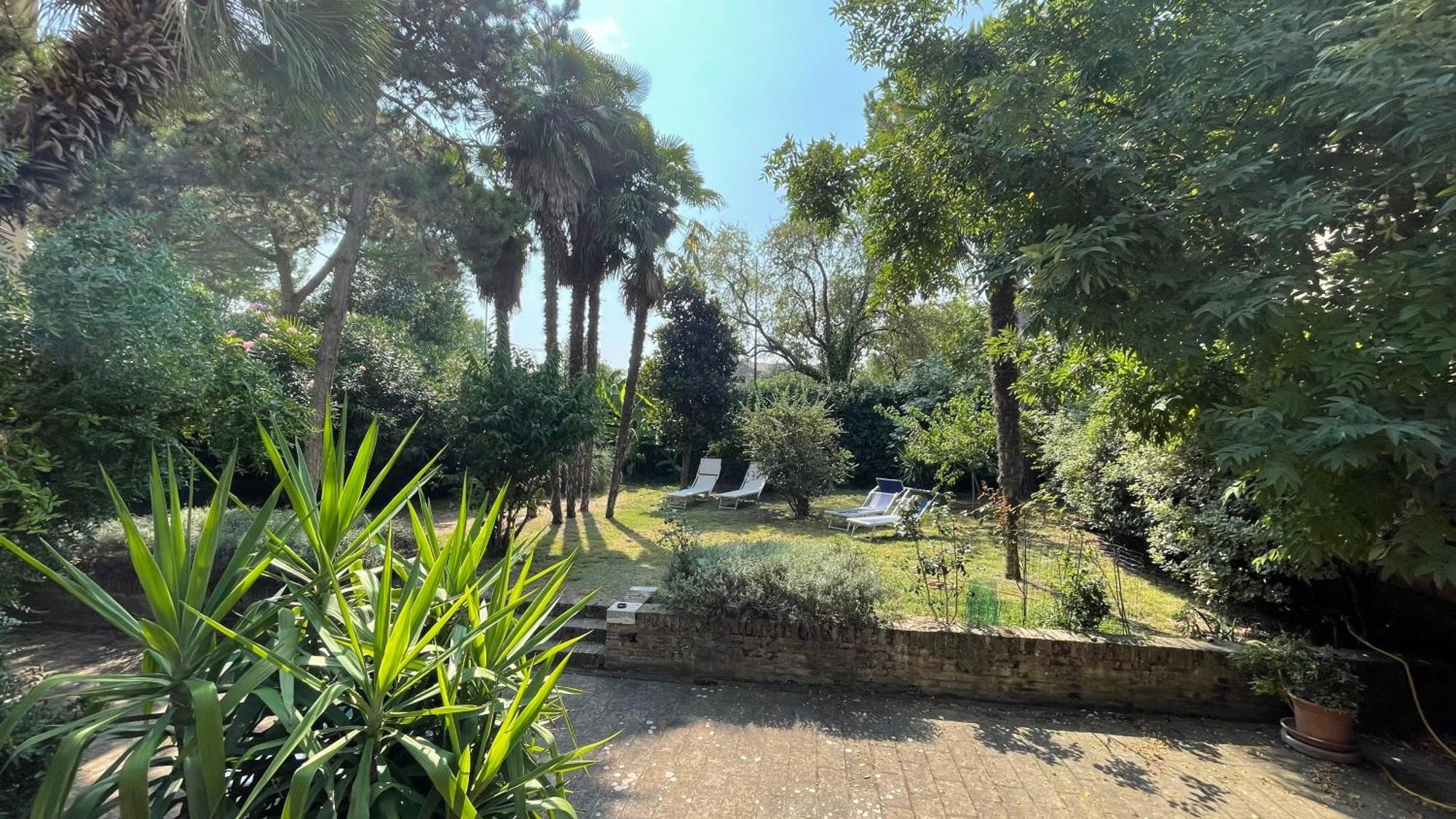 Ai Giardini Di San Vitale Bed & Breakfast 3*