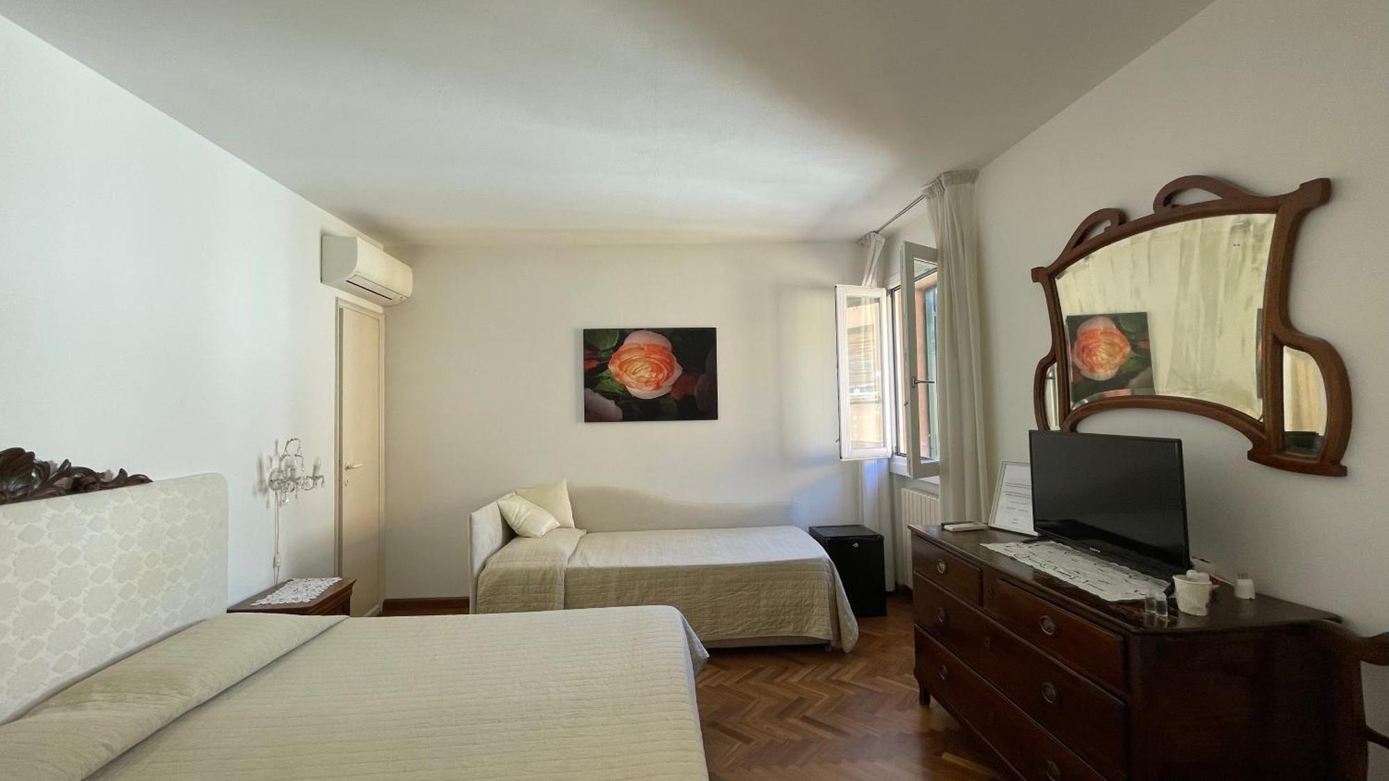 Ai Giardini Di San Vitale Bed & Breakfast